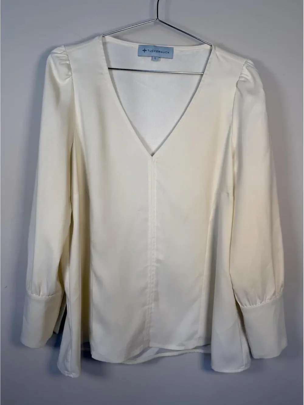 Tuckernuck Easton blouse in Bone‎ with studded cuffs and v neck size